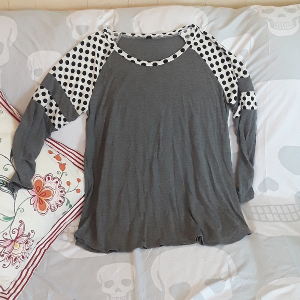 Long sleeve tee shirt